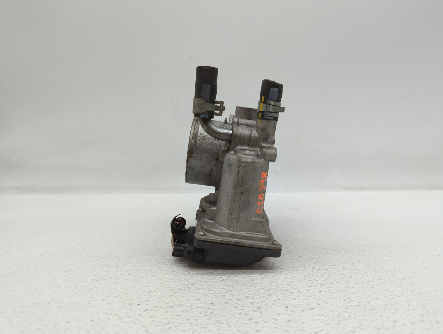 2012-2017 Hyundai Veloster Throttle Body P/N:35100-2B300 Fits Fits 2012 2013 2014 2015 2016 2017 2018 2019 OEM Used Auto Par