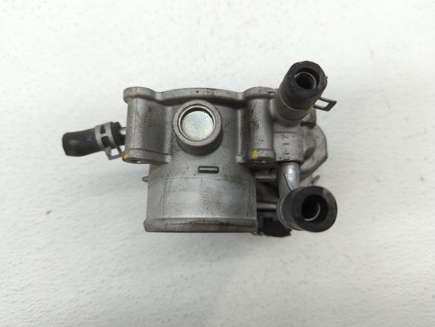 2012-2017 Hyundai Veloster Throttle Body P/N:35100-2B300 Fits Fits 2012 2013 2014 2015 2016 2017 2018 2019 OEM Used Auto Par