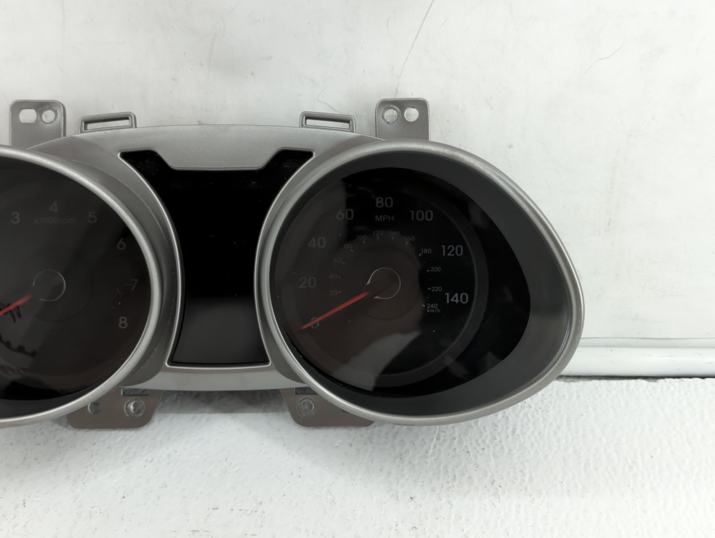 2016-2017 Hyundai Veloster Instrument Cluster Speedometer Gauges P/N:94031-2V240RDR 94031-2V201 Fits Fits 2016 2017 OEM Used