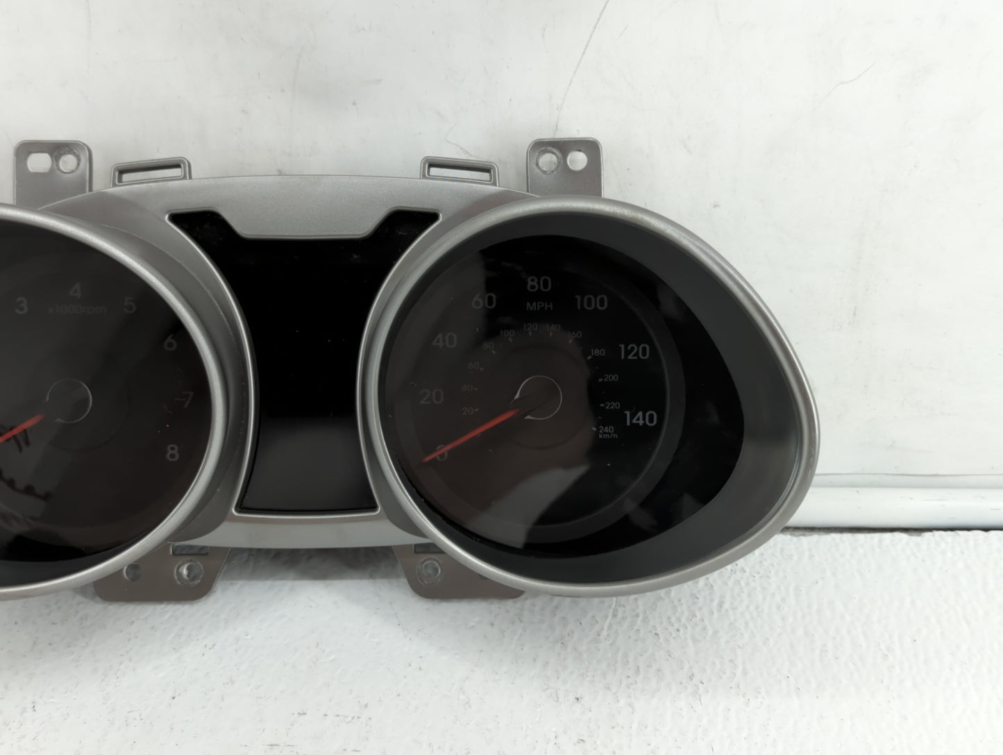 2016-2017 Hyundai Veloster Instrument Cluster Speedometer Gauges P/N:94031-2V240RDR 94031-2V201 Fits Fits 2016 2017 OEM Used