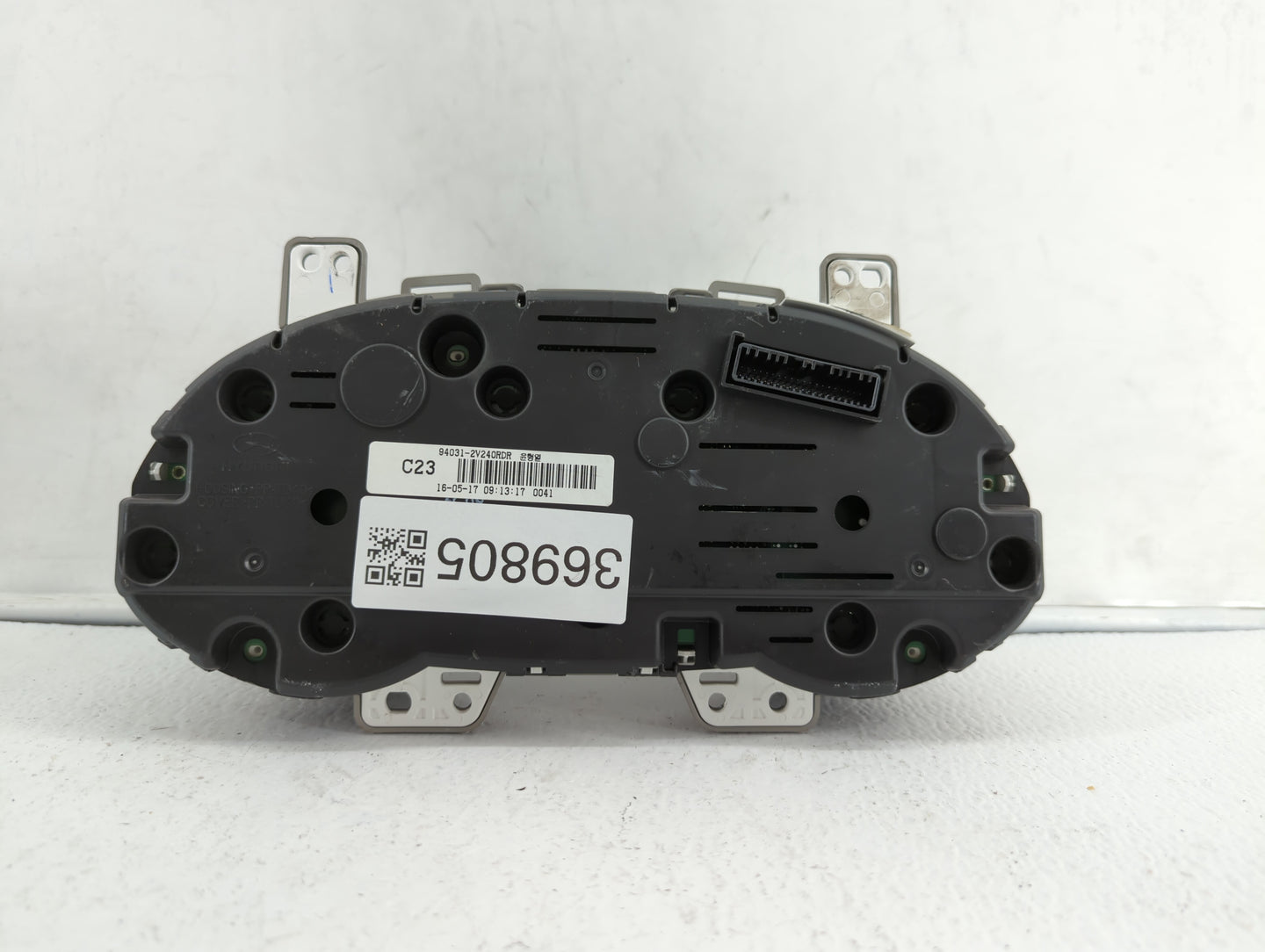 2016-2017 Hyundai Veloster Instrument Cluster Speedometer Gauges P/N:94031-2V240RDR 94031-2V201 Fits Fits 2016 2017 OEM Used