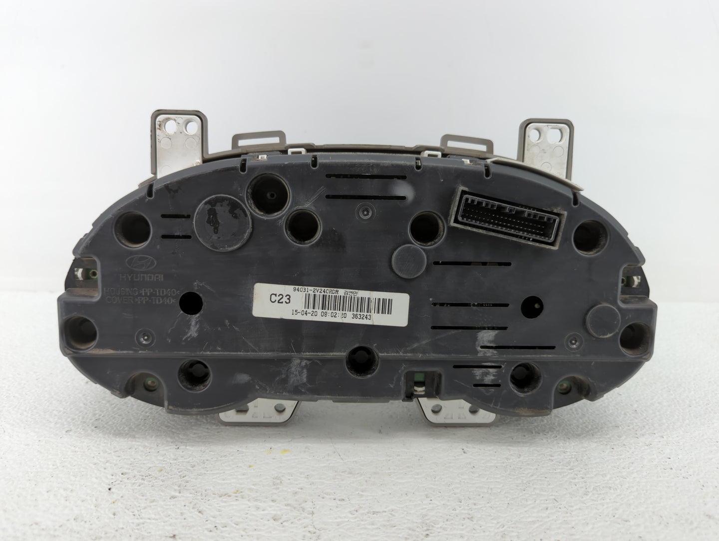 2016-2017 Hyundai Veloster Instrument Cluster Speedometer Gauges P/N:94031-2V240 94031-2V240RDR Fits Fits 2016 2017 OEM Used