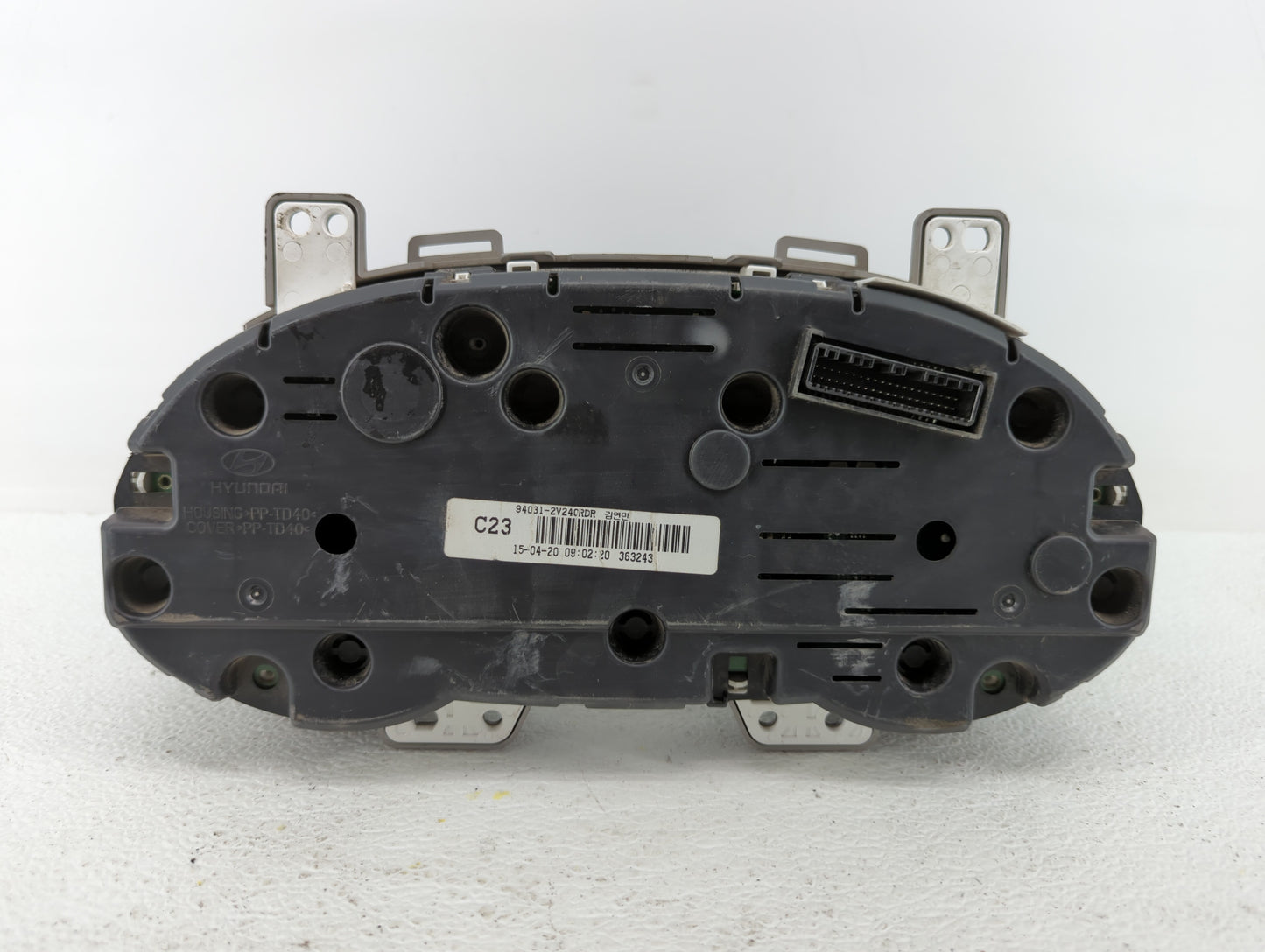 2016-2017 Hyundai Veloster Instrument Cluster Speedometer Gauges P/N:94031-2V240 94031-2V240RDR Fits Fits 2016 2017 OEM Used