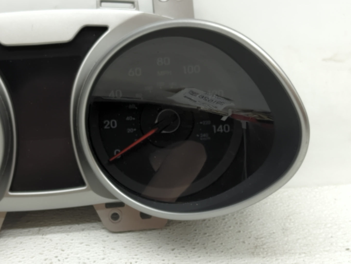 2016-2017 Hyundai Veloster Instrument Cluster Speedometer Gauges P/N:94031-2V240RDR 94031-2V201 Fits Fits 2016 2017 OEM Used