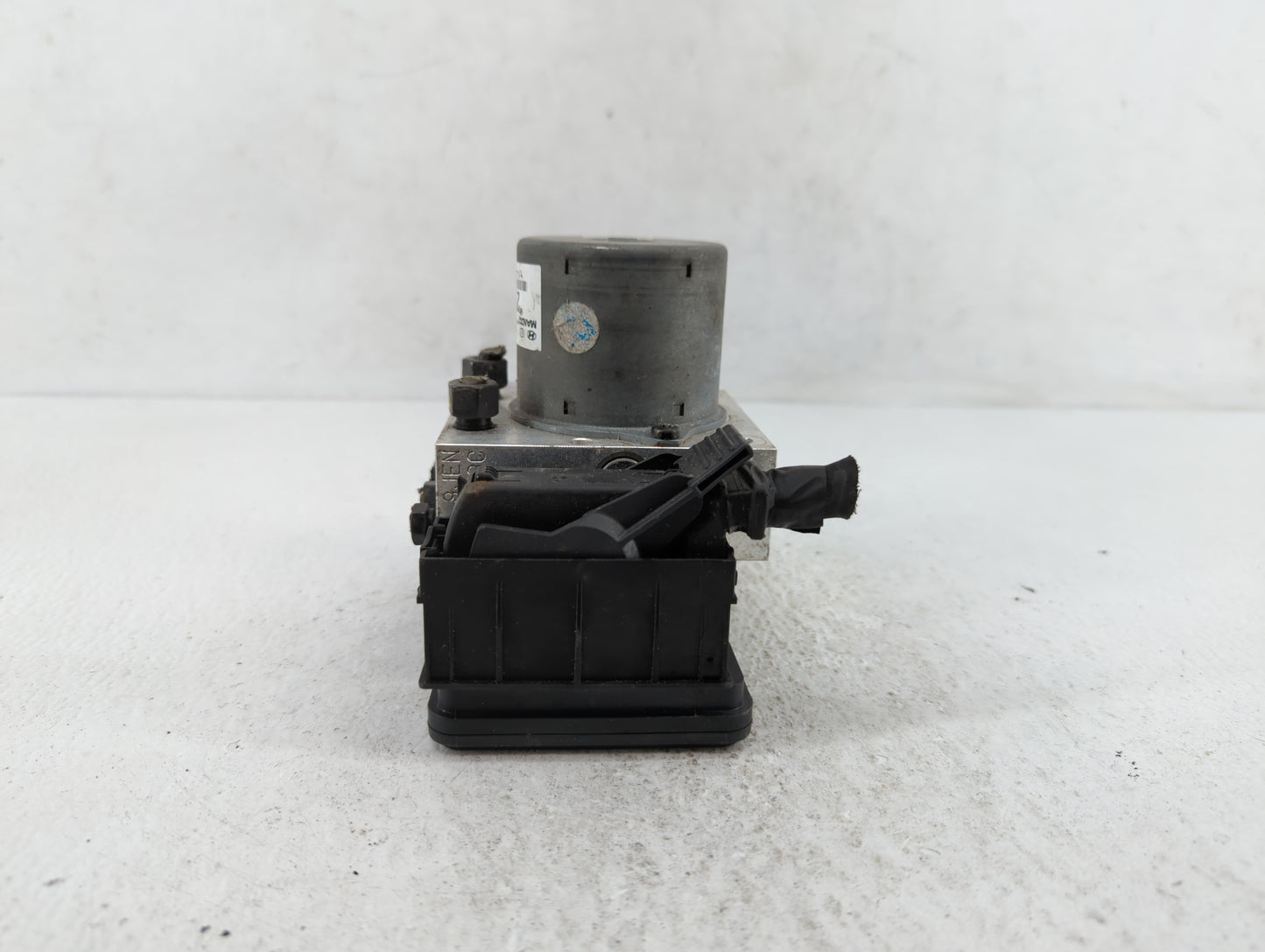 2015-2017 Hyundai Veloster ABS Pump Control Module Replacement P/N:58920-2V480 58920-2V470 Fits Fits 2015 2016 2017 OEM Used