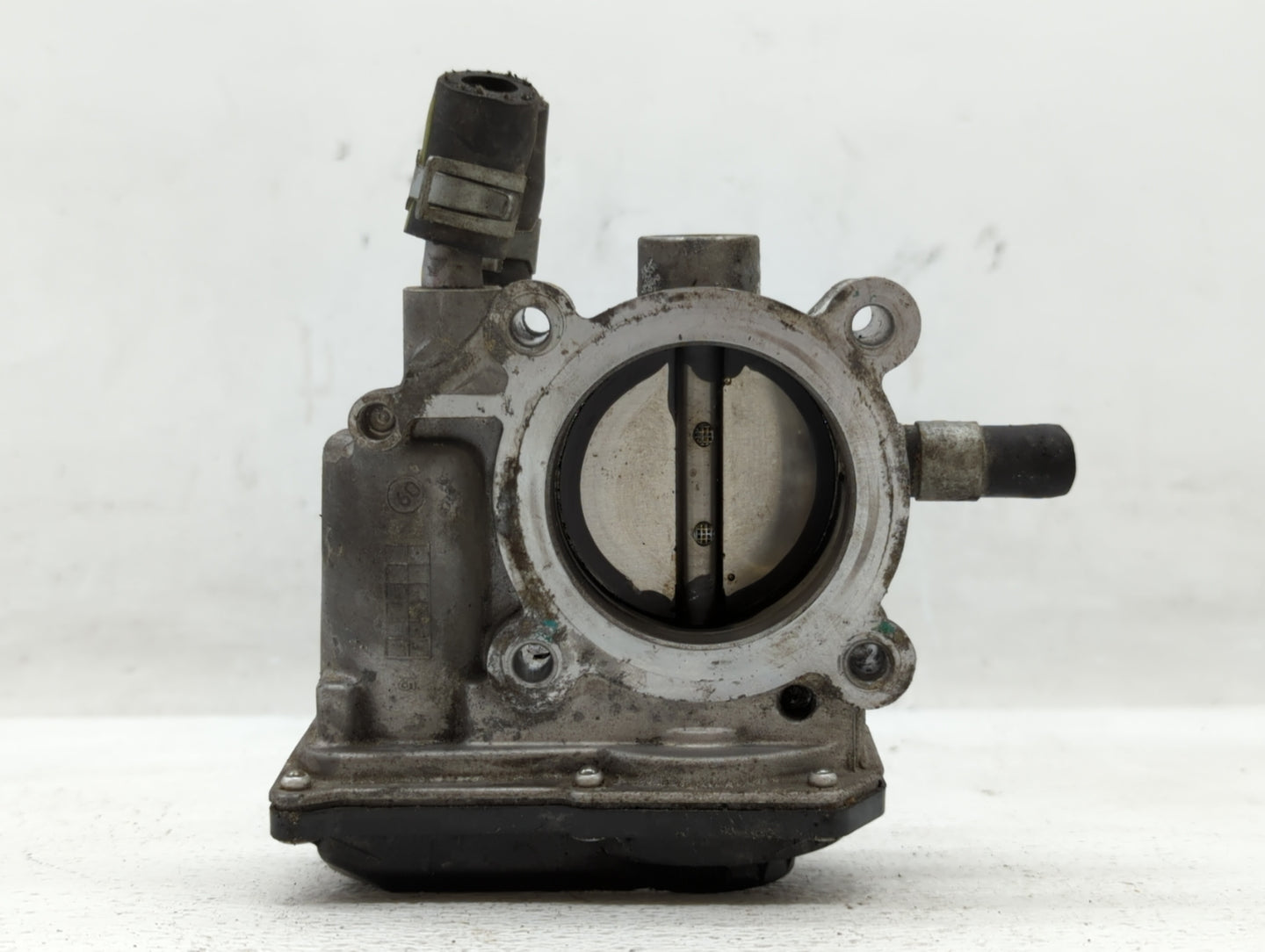 2015-2020 Hyundai Veloster Throttle Body P/N:35100-2B340 Fits Fits 2015 2016 2017 2018 2019 2020 2021 2022 OEM Used Auto Par