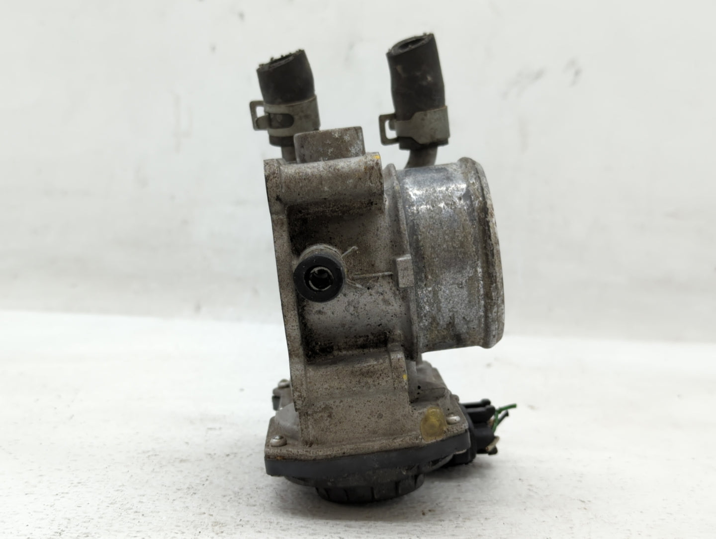 2015-2020 Hyundai Veloster Throttle Body P/N:35100-2B340 Fits Fits 2015 2016 2017 2018 2019 2020 2021 2022 OEM Used Auto Par