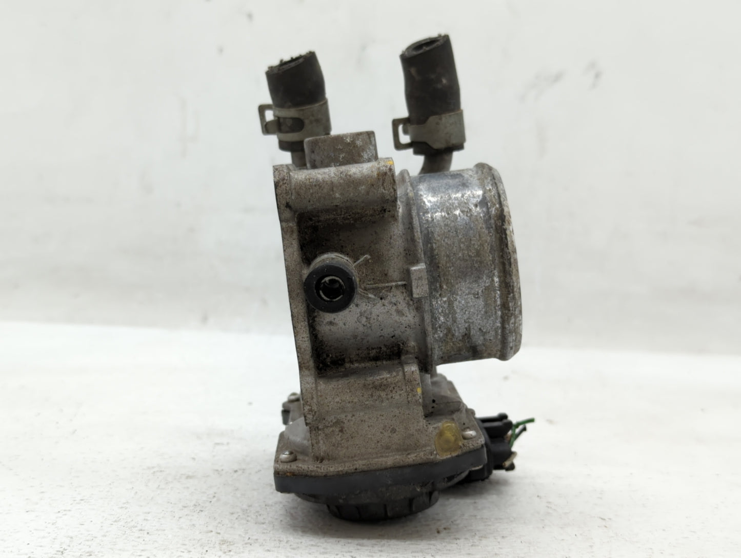 2015-2020 Hyundai Veloster Throttle Body P/N:35100-2B340 Fits Fits 2015 2016 2017 2018 2019 2020 2021 2022 OEM Used Auto Par