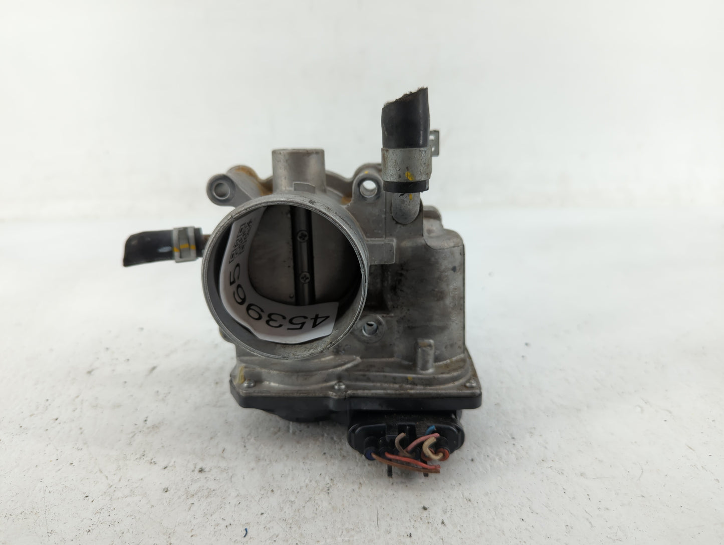 2012-2017 Hyundai Veloster Throttle Body P/N:35100-2B300 Fits Fits 2012 2013 2014 2015 2016 2017 2018 2019 OEM Used Auto Par