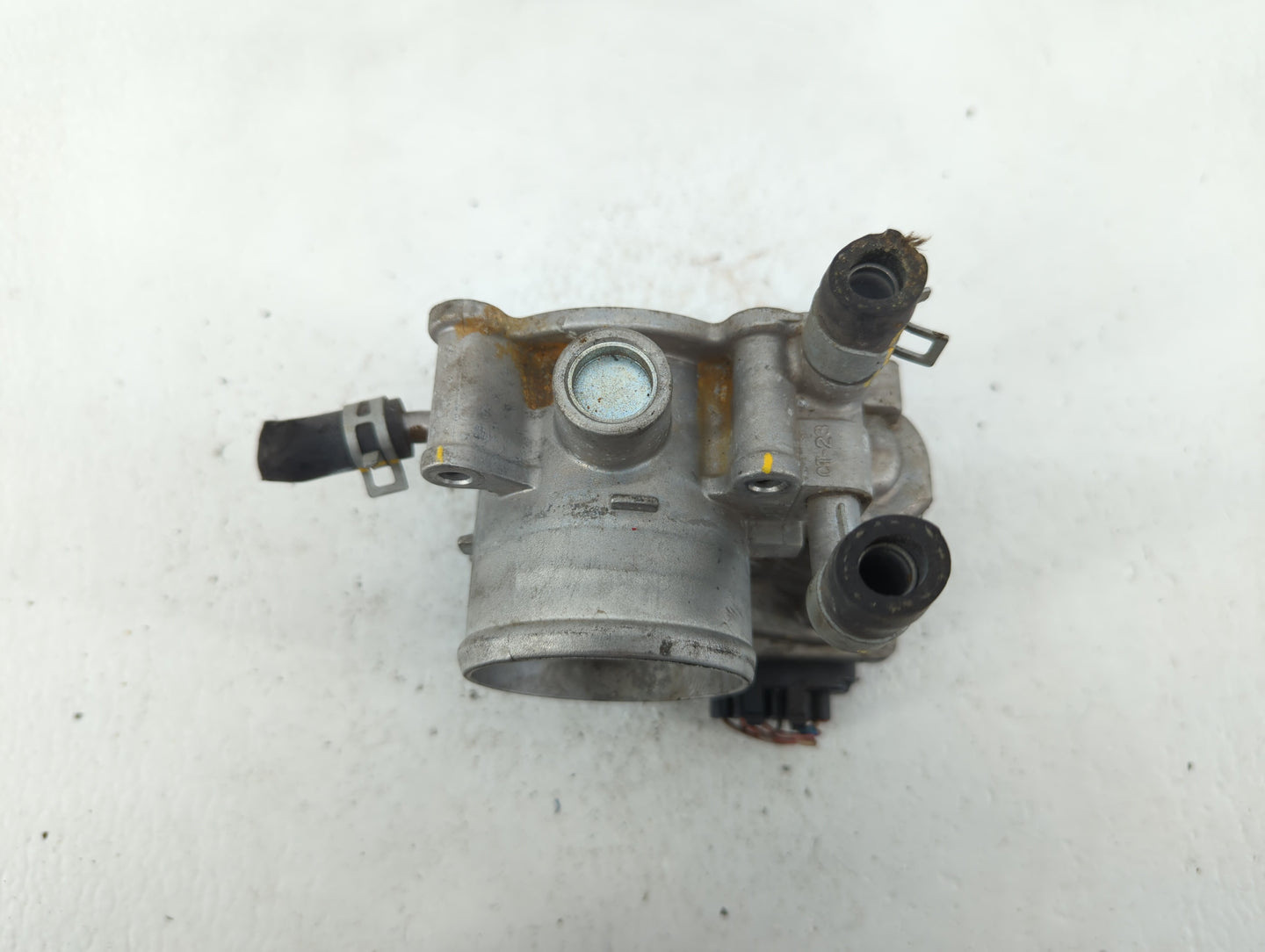 2012-2017 Hyundai Veloster Throttle Body P/N:35100-2B300 Fits Fits 2012 2013 2014 2015 2016 2017 2018 2019 OEM Used Auto Par
