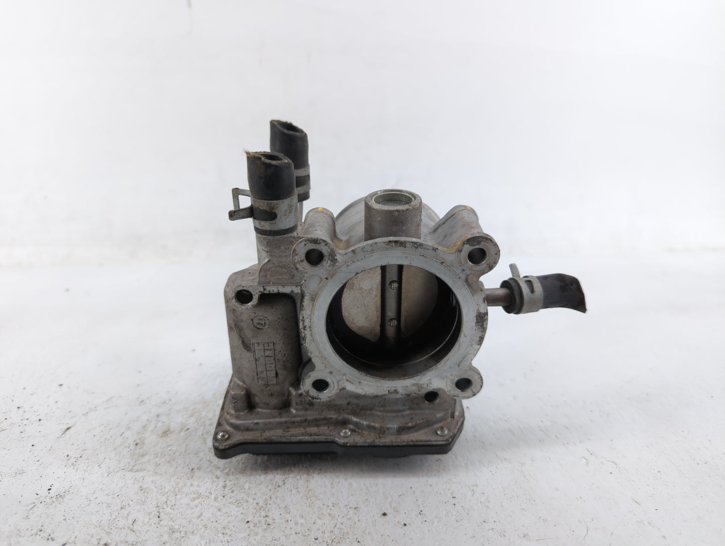 2012-2017 Hyundai Veloster Throttle Body P/N:35100-2B300 Fits Fits 2012 2013 2014 2015 2016 2017 2018 2019 OEM Used Auto Par