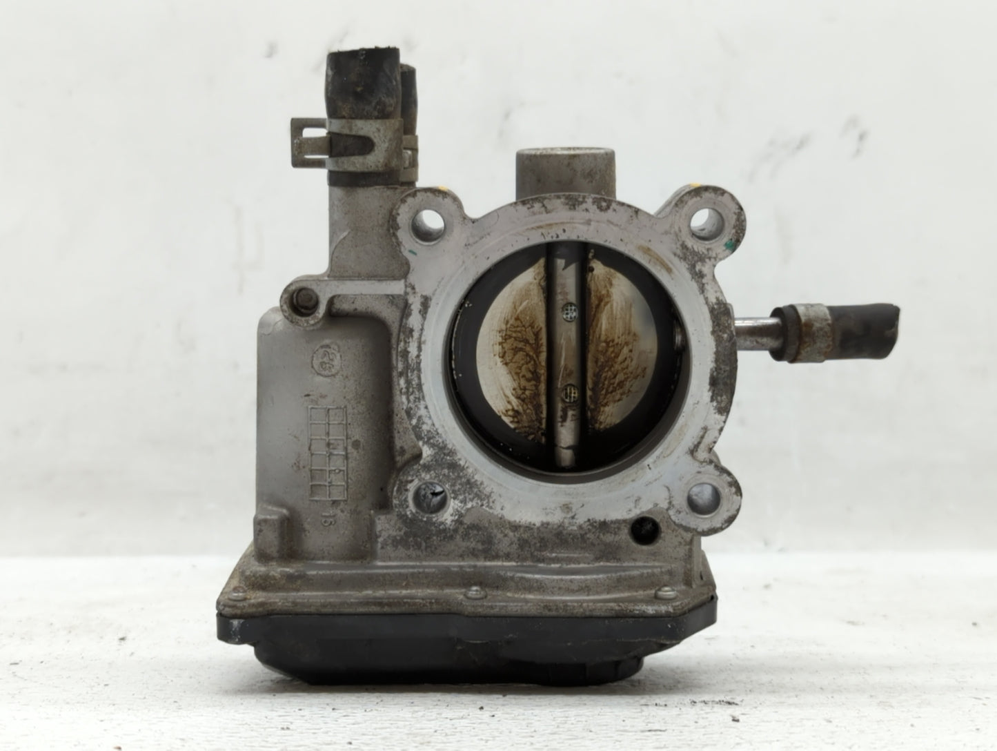 2012-2017 Hyundai Veloster Throttle Body P/N:35100-2B300 Fits Fits 2012 2013 2014 2015 2016 2017 2018 2019 OEM Used Auto Par