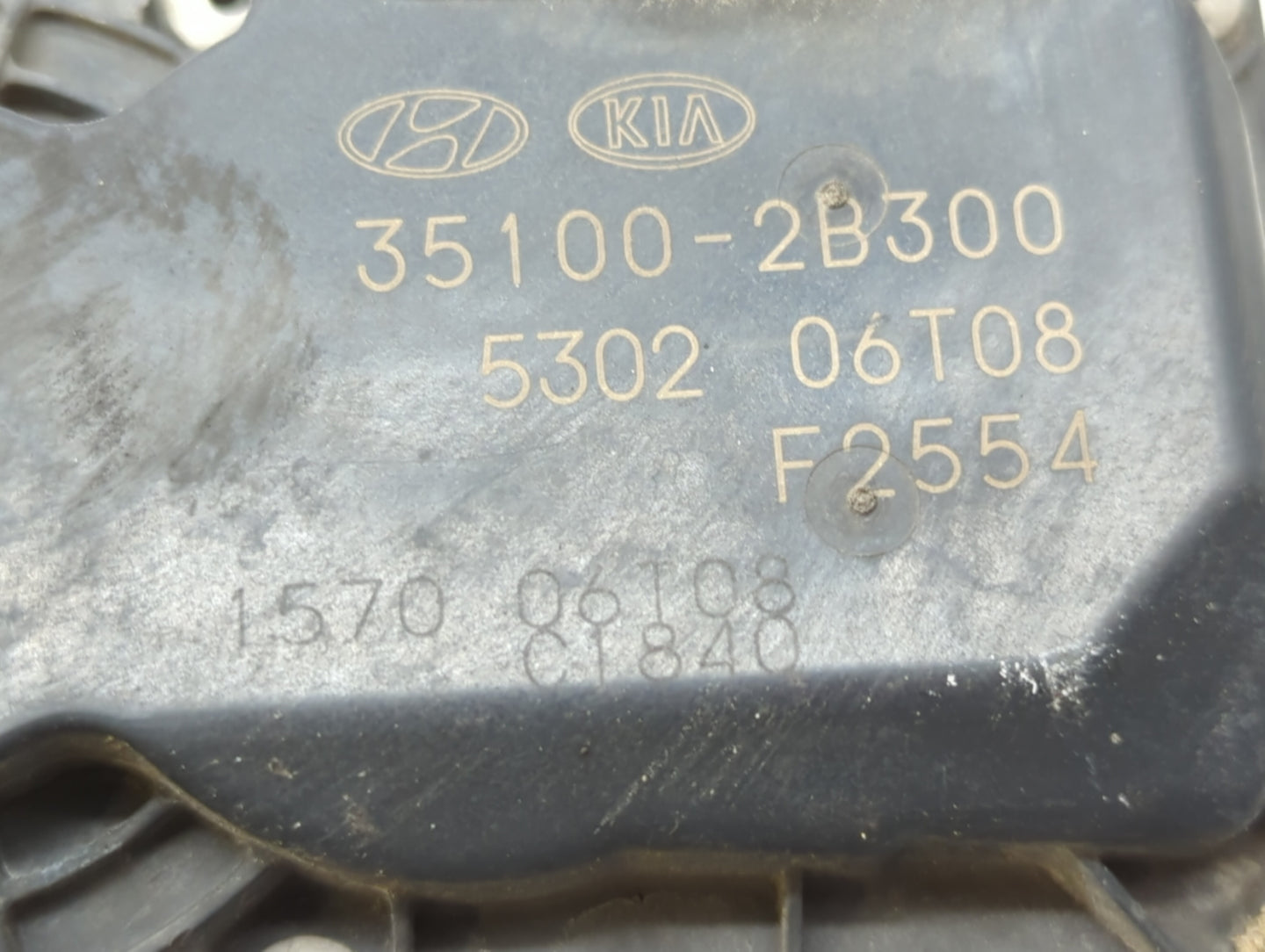 2012-2017 Hyundai Veloster Throttle Body P/N:35100-2B300 Fits Fits 2012 2013 2014 2015 2016 2017 2018 2019 OEM Used Auto Par