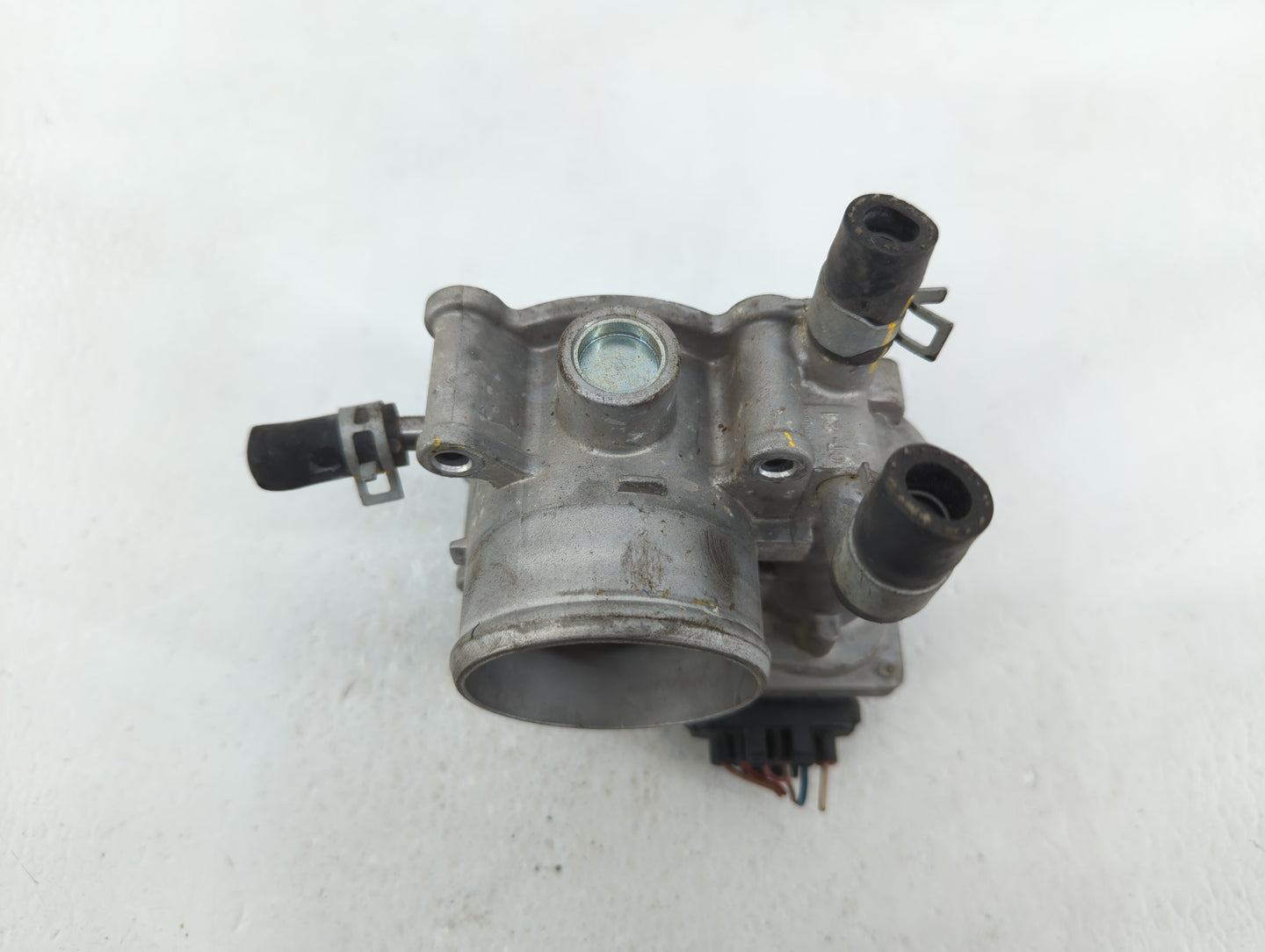 2012-2017 Hyundai Veloster Throttle Body P/N:35100-2B300 Fits Fits 2012 2013 2014 2015 2016 2017 2018 2019 OEM Used Auto Par