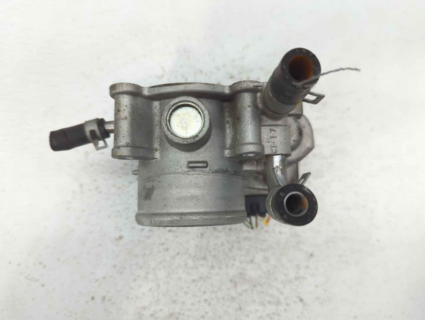 2012-2017 Hyundai Veloster Throttle Body P/N:35100-2B370 Fits Fits 2012 2013 2014 2015 2016 2017 2018 2019 OEM Used Auto Par