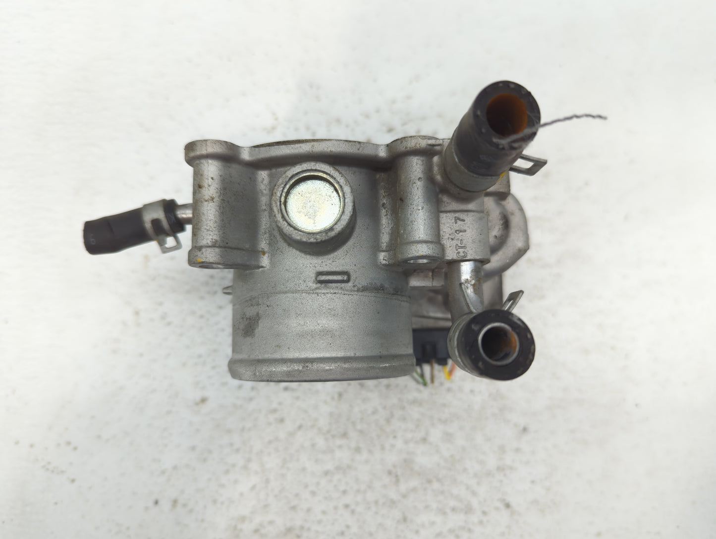 2012-2017 Hyundai Veloster Throttle Body P/N:35100-2B370 Fits Fits 2012 2013 2014 2015 2016 2017 2018 2019 OEM Used Auto Par