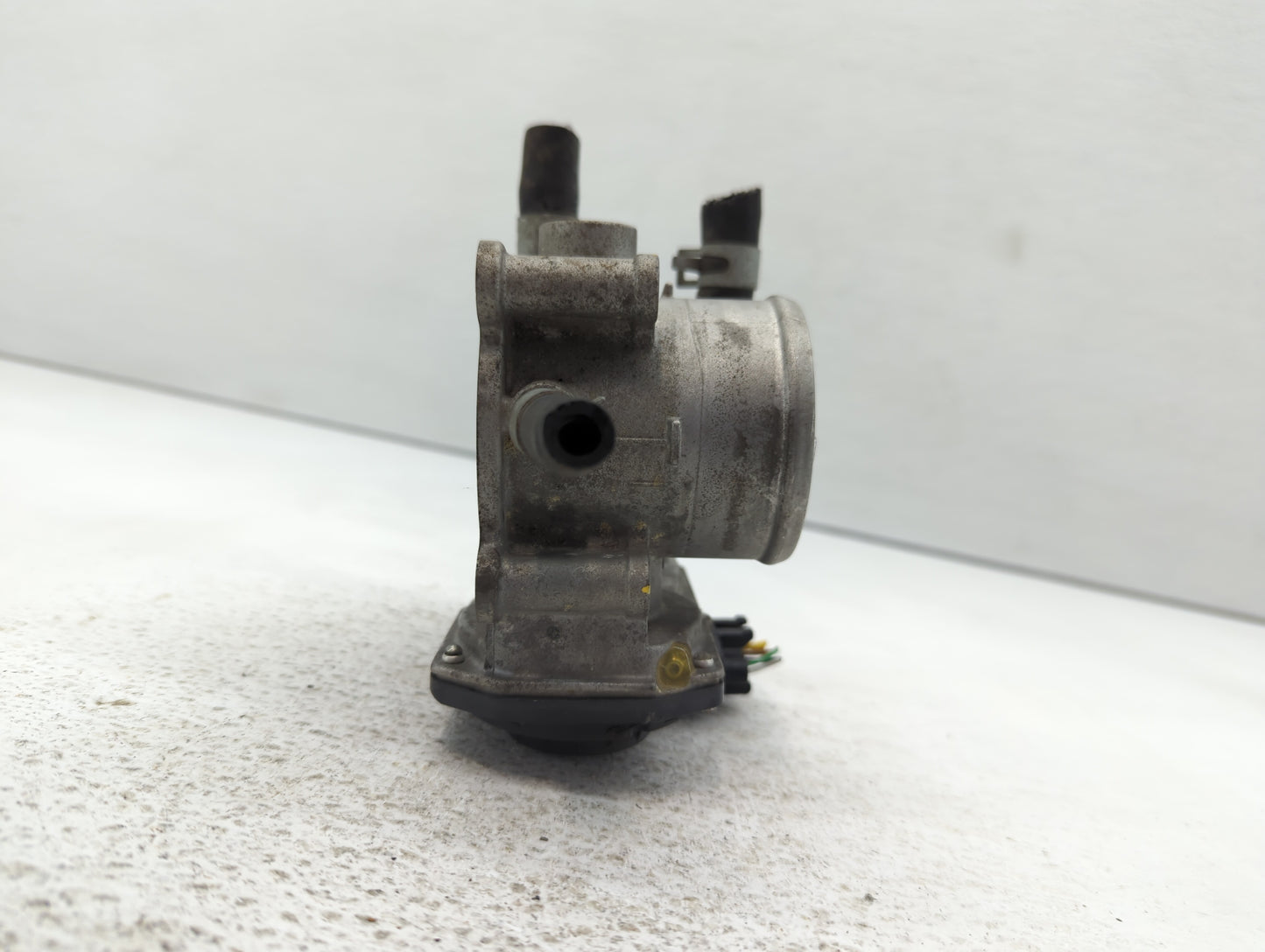 2012-2017 Hyundai Veloster Throttle Body P/N:35100-2B370 Fits Fits 2012 2013 2014 2015 2016 2017 2018 2019 OEM Used Auto Par