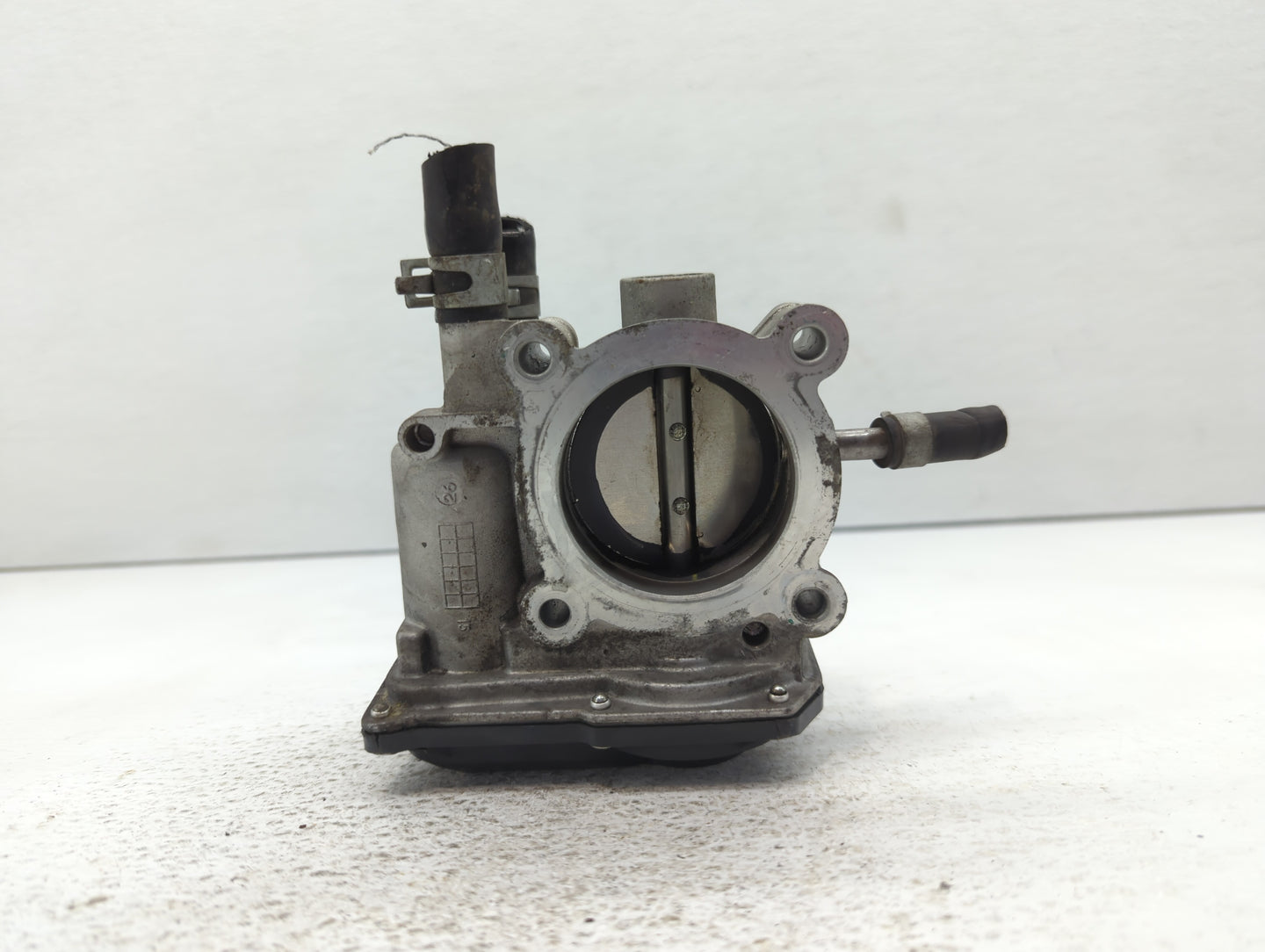 2012-2017 Hyundai Veloster Throttle Body P/N:35100-2B370 Fits Fits 2012 2013 2014 2015 2016 2017 2018 2019 OEM Used Auto Par