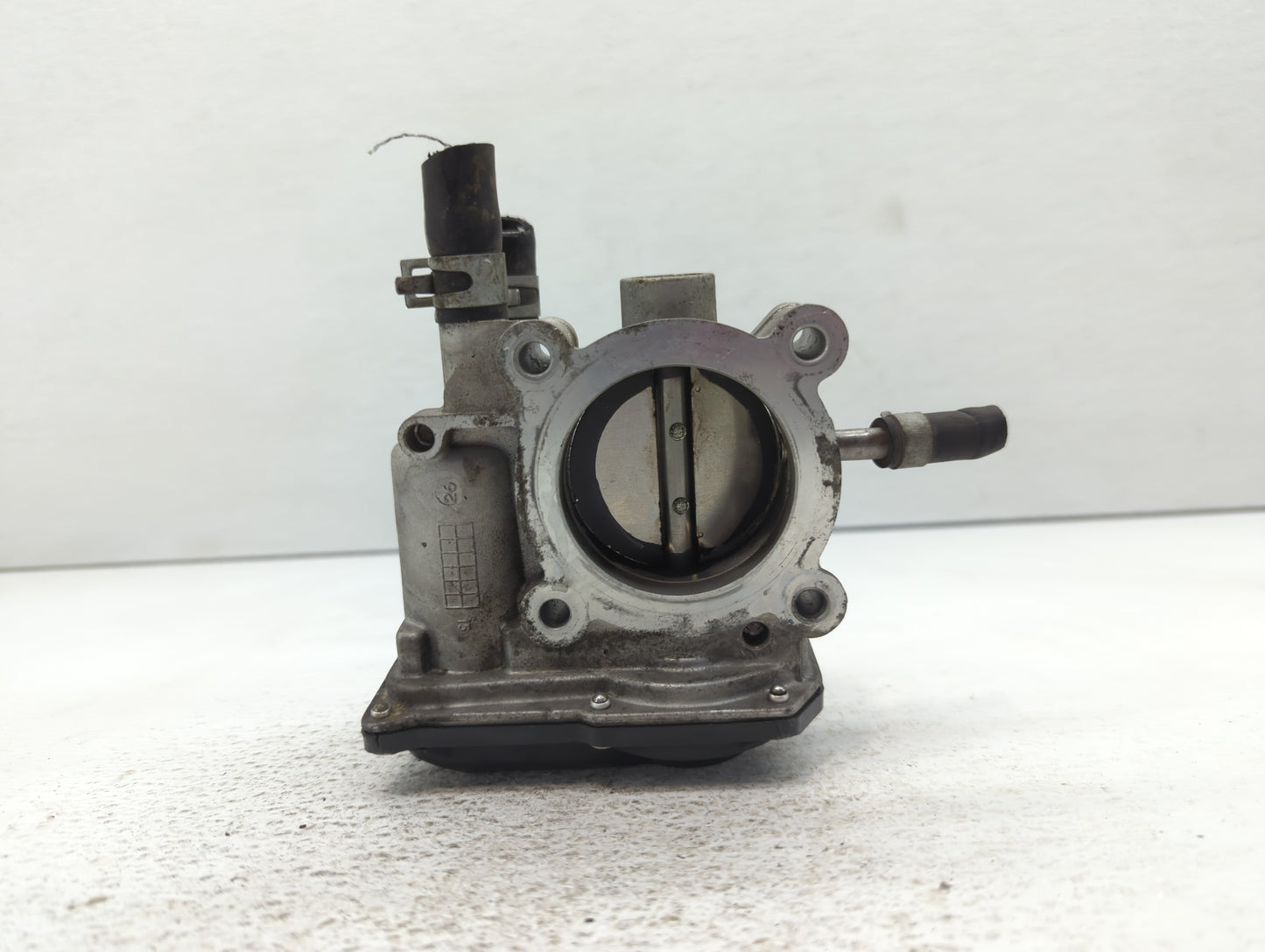 2012-2017 Hyundai Veloster Throttle Body P/N:35100-2B370 Fits Fits 2012 2013 2014 2015 2016 2017 2018 2019 OEM Used Auto Par