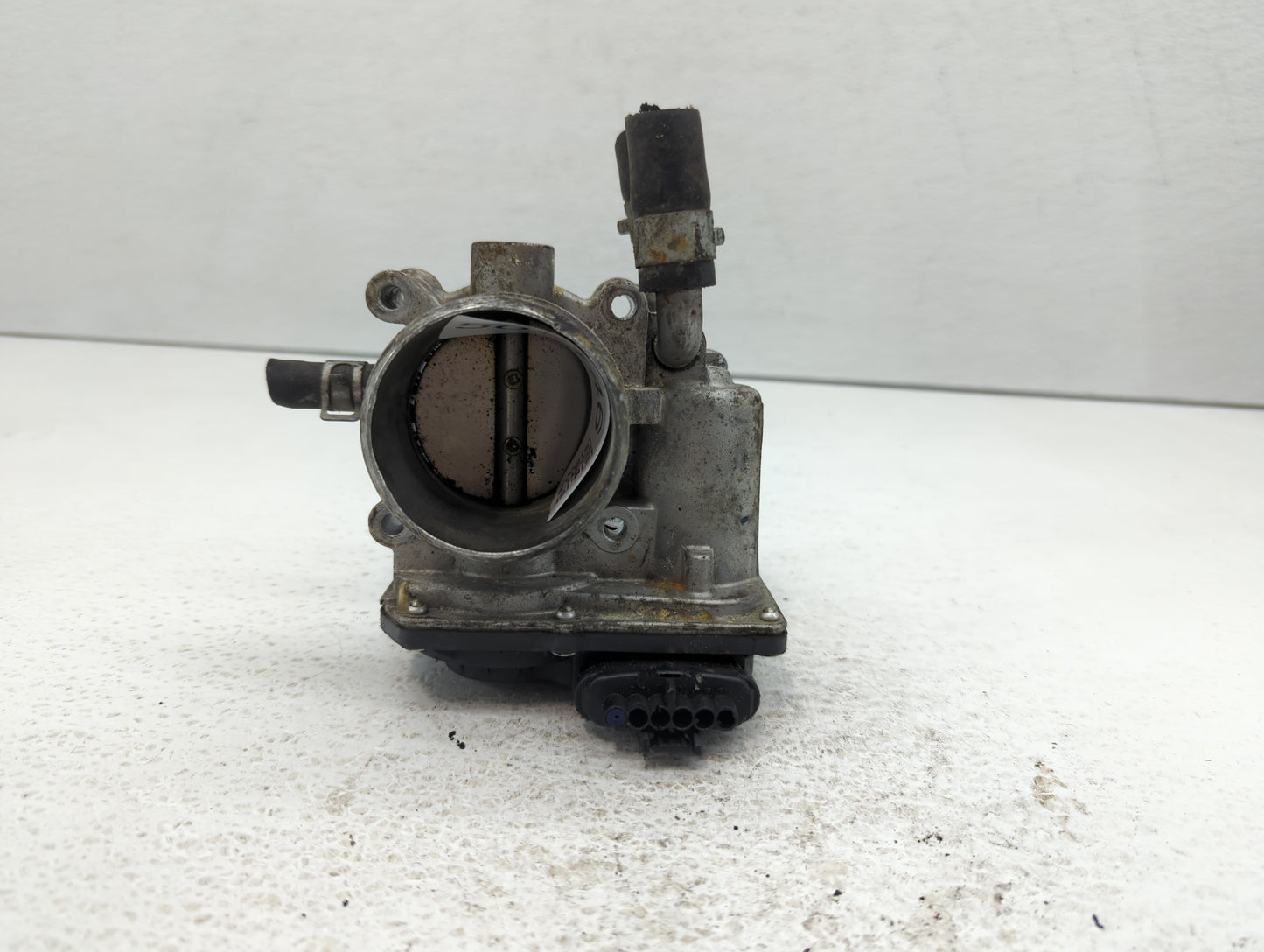2015-2020 Hyundai Veloster Throttle Body P/N:35100-2B340 Fits Fits 2015 2016 2017 2018 2019 2020 2021 2022 OEM Used Auto Par