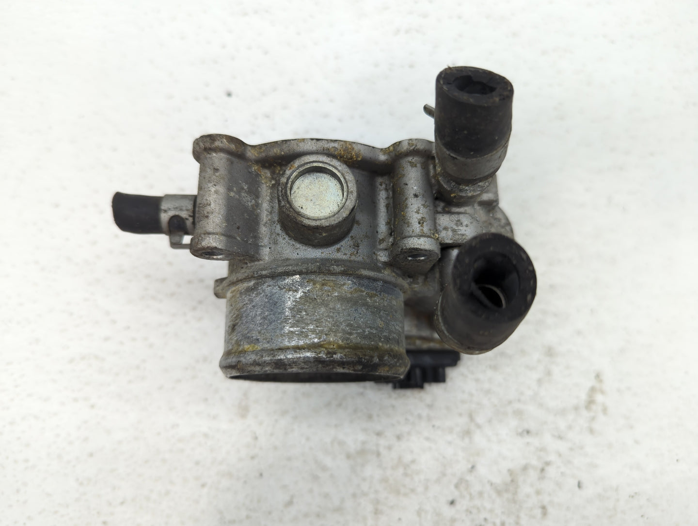 2015-2020 Hyundai Veloster Throttle Body P/N:35100-2B340 Fits Fits 2015 2016 2017 2018 2019 2020 2021 2022 OEM Used Auto Par