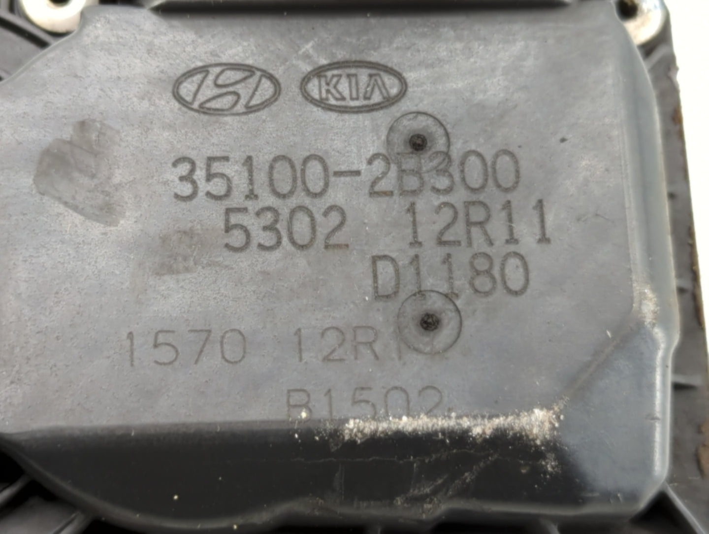 2012-2017 Hyundai Veloster Throttle Body P/N:35100-2B300 Fits Fits 2012 2013 2014 2015 2016 2017 2018 2019 OEM Used Auto Par