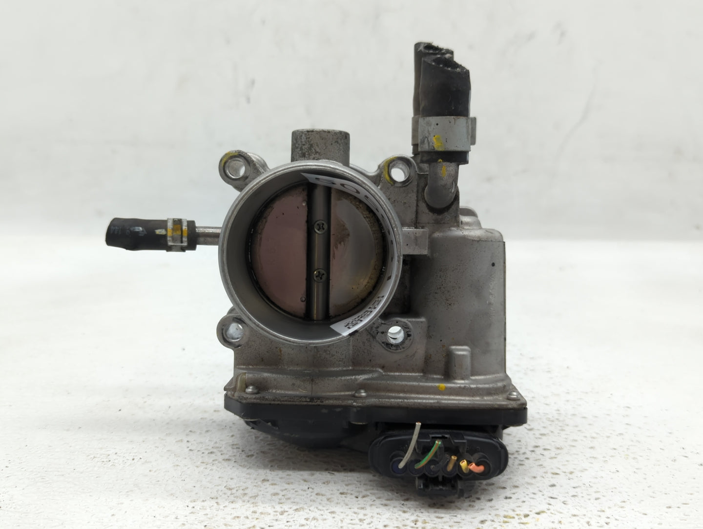 2012-2017 Hyundai Veloster Throttle Body P/N:35100-2B300 Fits Fits 2012 2013 2014 2015 2016 2017 2018 2019 OEM Used Auto Par