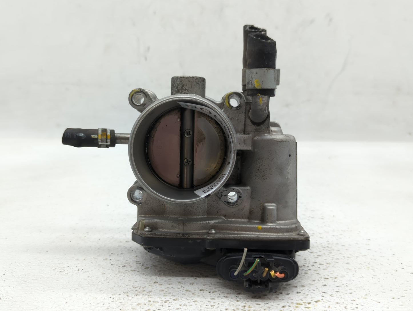 2012-2017 Hyundai Veloster Throttle Body P/N:35100-2B300 Fits Fits 2012 2013 2014 2015 2016 2017 2018 2019 OEM Used Auto Par