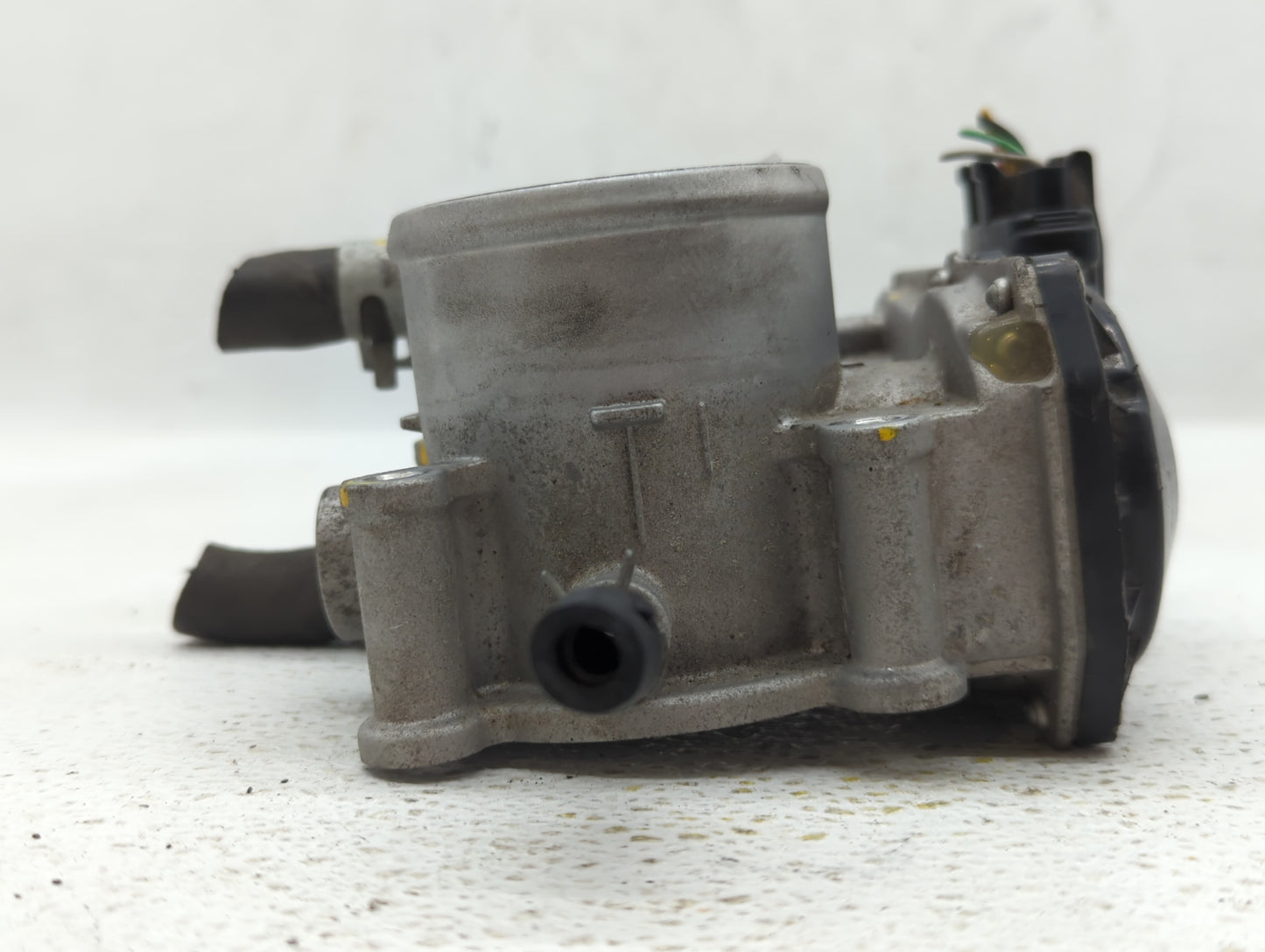 2012-2017 Hyundai Veloster Throttle Body P/N:35100-2B300 Fits Fits 2012 2013 2014 2015 2016 2017 2018 2019 OEM Used Auto Par