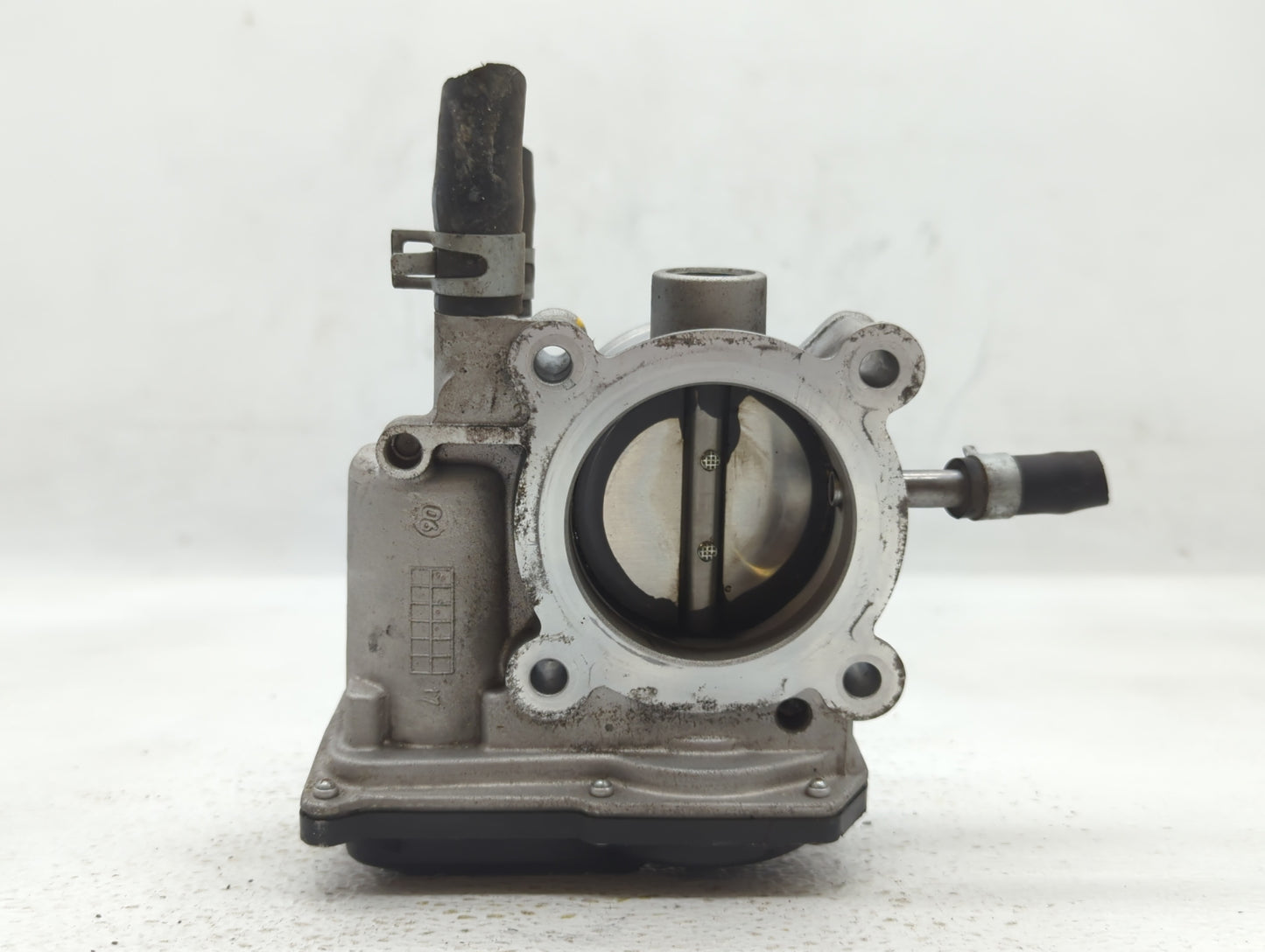 2012-2017 Hyundai Veloster Throttle Body P/N:35100-2B300 Fits Fits 2012 2013 2014 2015 2016 2017 2018 2019 OEM Used Auto Par