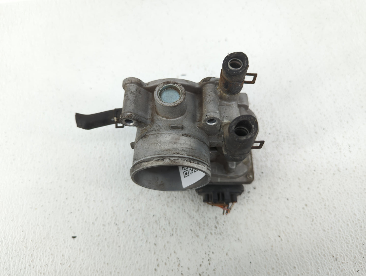 2012-2017 Hyundai Veloster Throttle Body P/N:35100-2B300 Fits Fits 2012 2013 2014 2015 2016 2017 2018 2019 OEM Used Auto Par