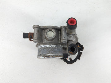 2015-2020 Hyundai Veloster Throttle Body P/N:35100-2B340 Fits Fits 2015 2016 2017 2018 2019 2020 2021 2022 OEM Used Auto Parts