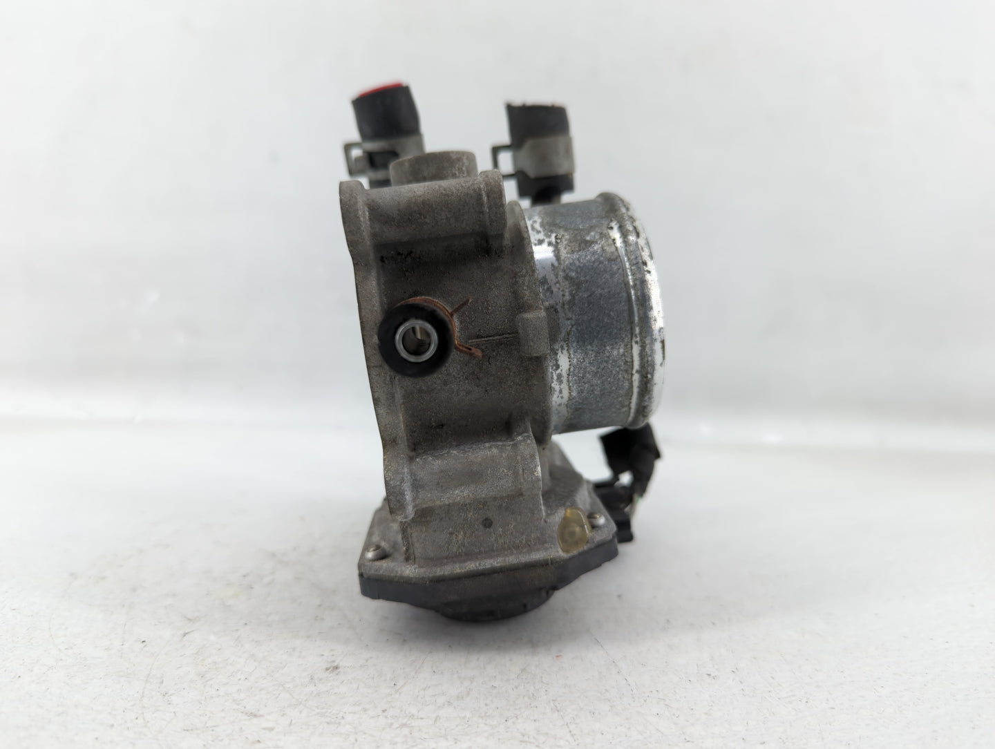 2015-2020 Hyundai Veloster Throttle Body P/N:35100-2B340 Fits Fits 2015 2016 2017 2018 2019 2020 2021 2022 OEM Used Auto Par
