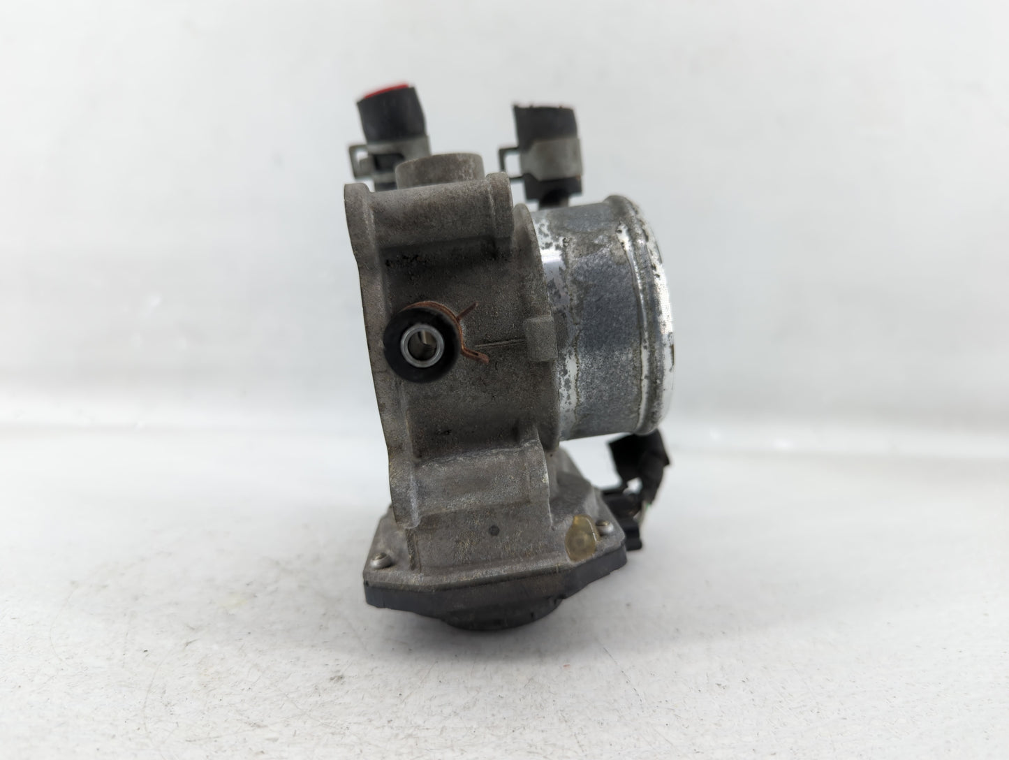 2015-2020 Hyundai Veloster Throttle Body P/N:35100-2B340 Fits Fits 2015 2016 2017 2018 2019 2020 2021 2022 OEM Used Auto Par