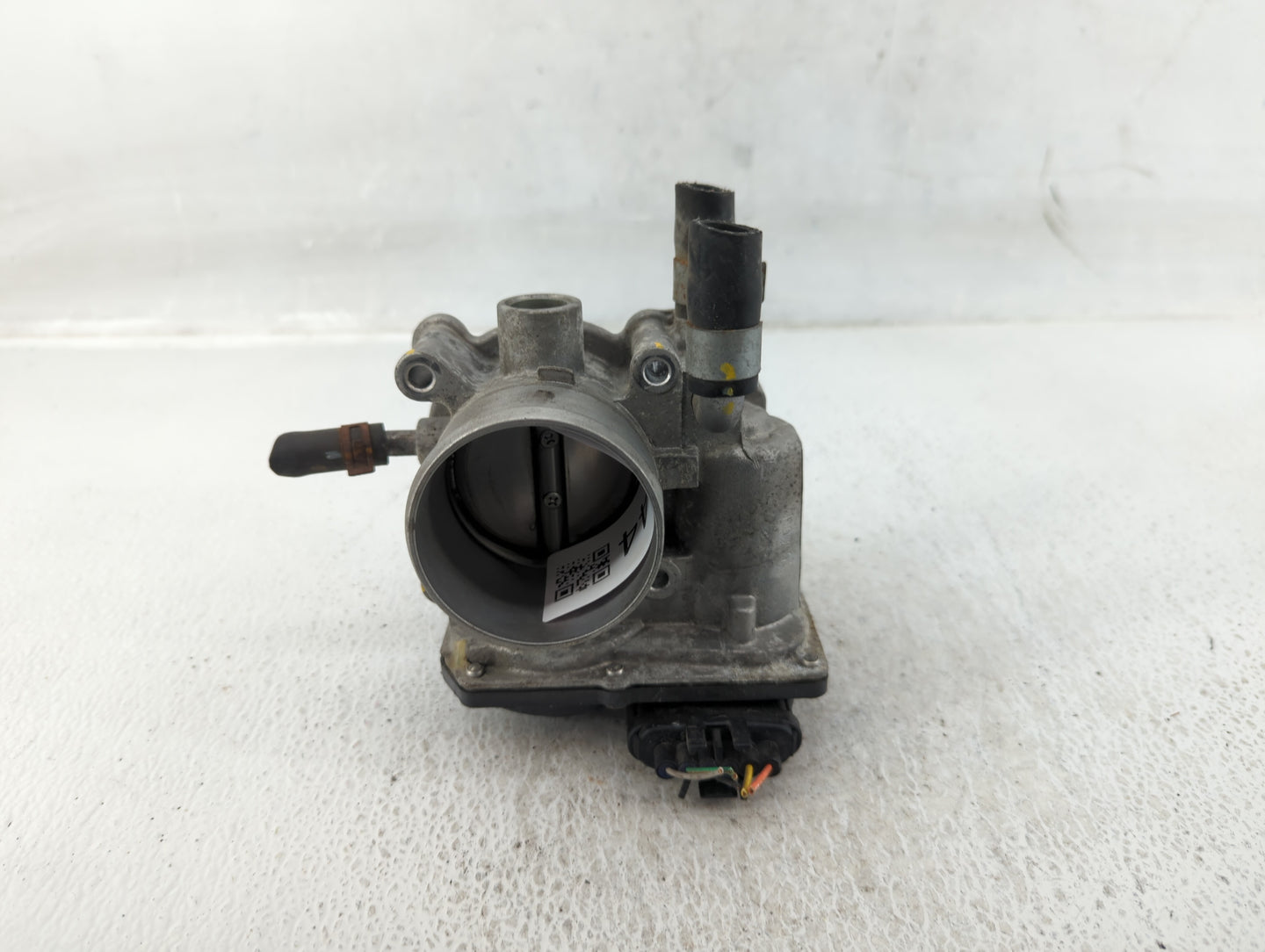 2012-2017 Hyundai Veloster Throttle Body P/N:35100-2B300 Fits Fits 2012 2013 2014 2015 2016 2017 2018 2019 OEM Used Auto Par