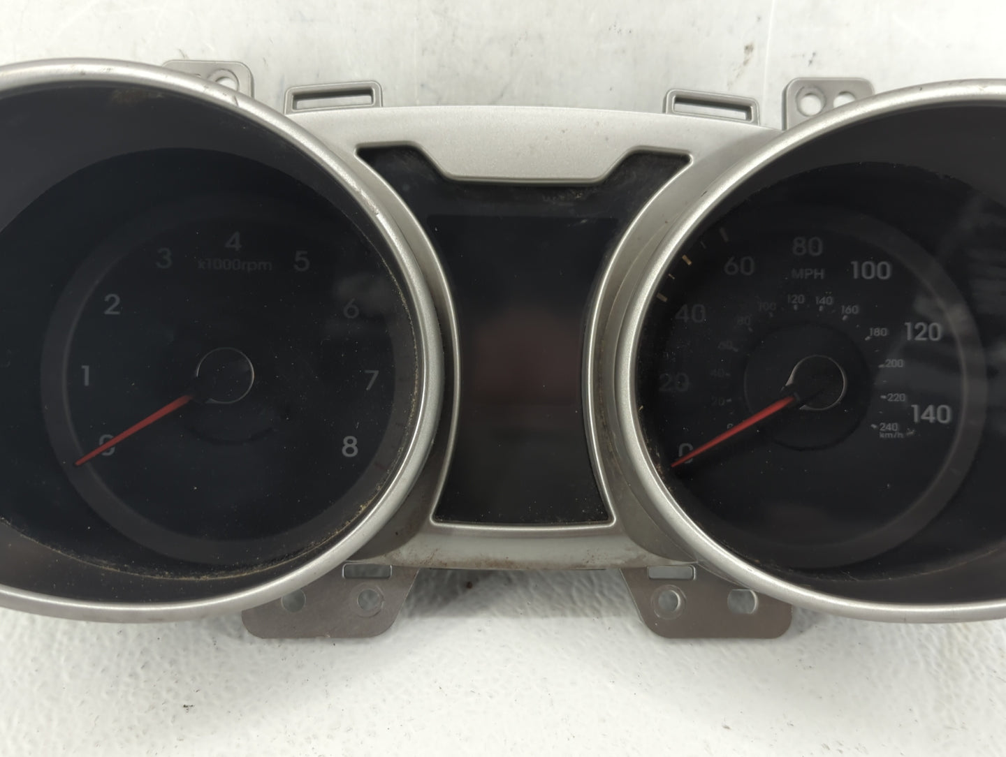 2016-2017 Hyundai Veloster Instrument Cluster Speedometer Gauges P/N:94031-2V240 94031-2V240RDR Fits Fits 2016 2017 OEM Used