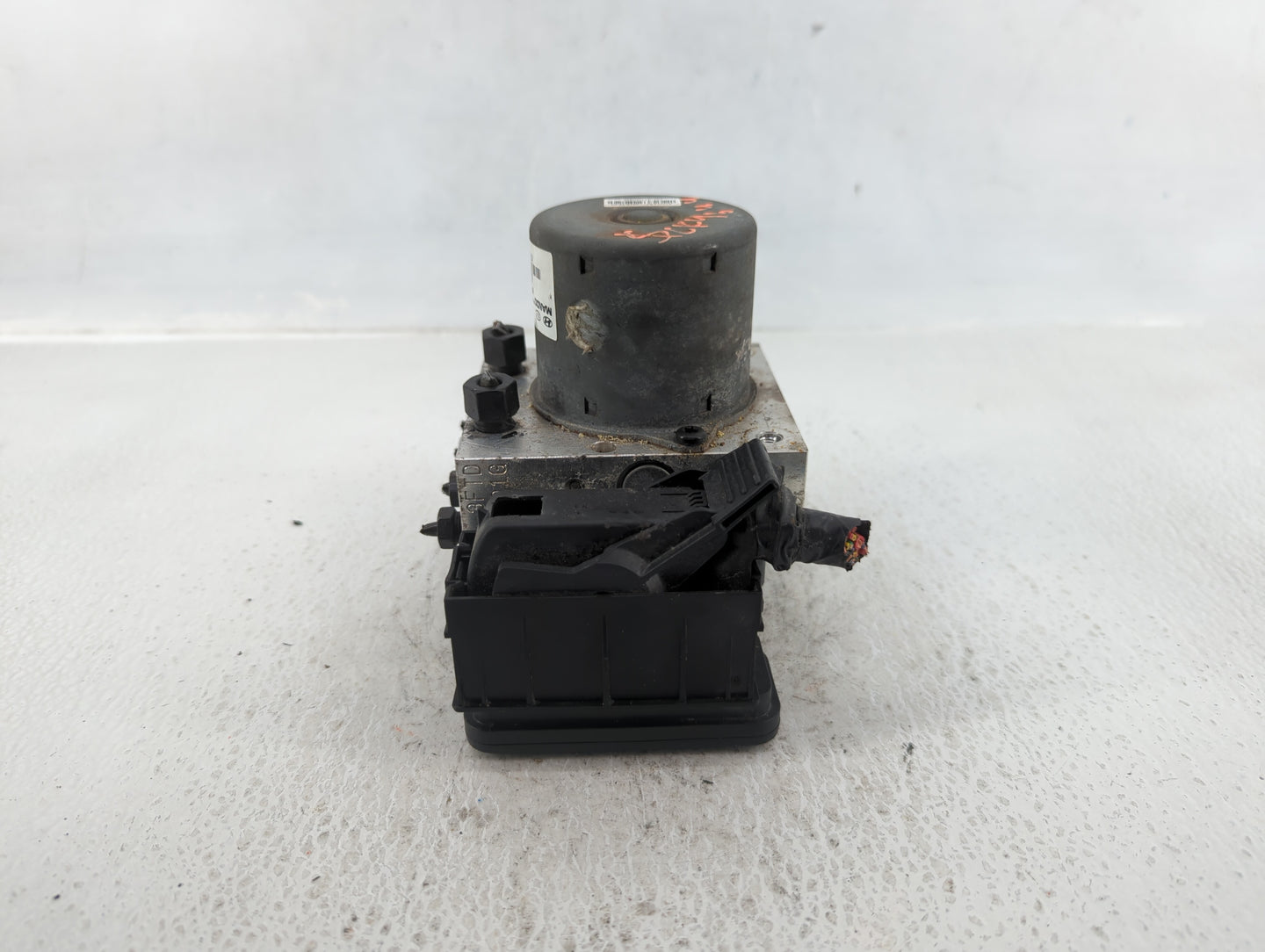 2015-2017 Hyundai Veloster ABS Pump Control Module Replacement P/N:58920-2V480 Fits Fits 2015 2016 2017 OEM Used Auto Parts 