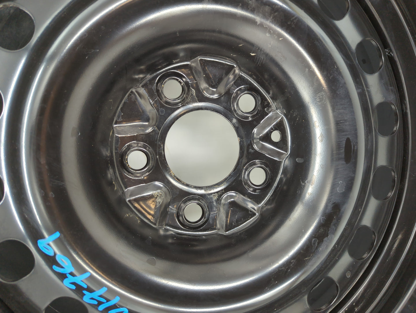 2016-2016 Hyundai Veloster Spare Donut Tire Wheel Rim Oem - Oemusedautoparts1.com