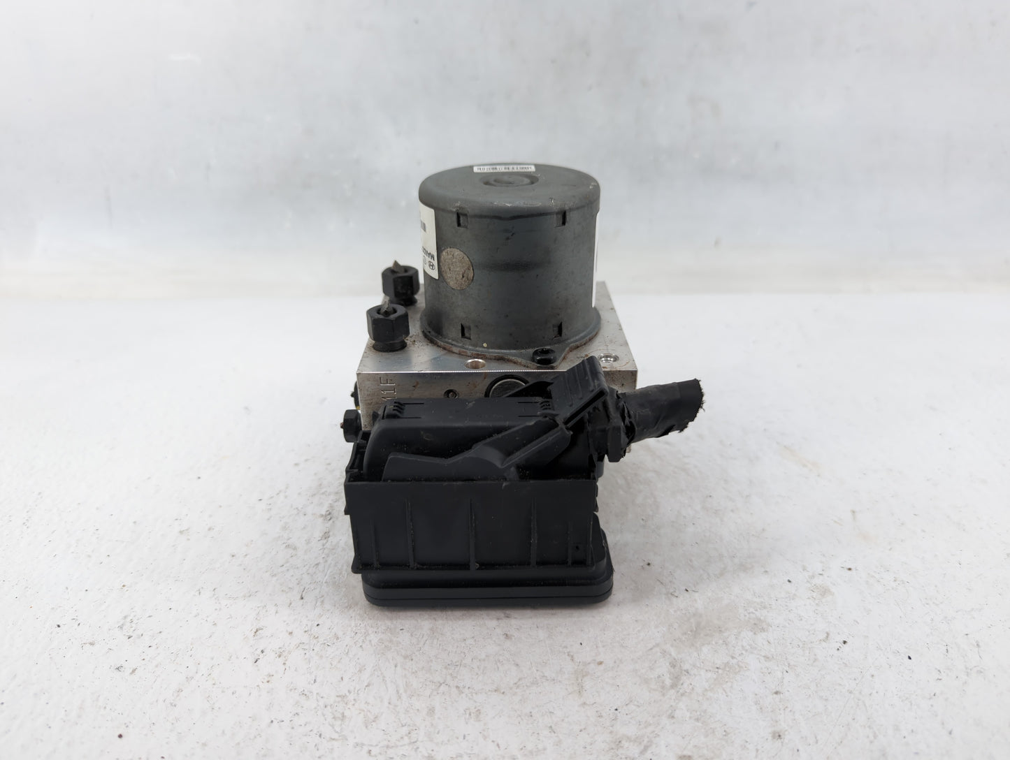 2015-2017 Hyundai Veloster ABS Pump Control Module Replacement P/N:58920-2V480 Fits Fits 2015 2016 2017 OEM Used Auto Parts 