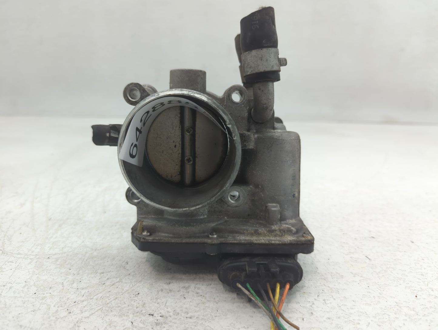 2015-2020 Hyundai Veloster Throttle Body P/N:8530 1610 35100-2B3 Fits Fits 2015 2016 2017 2018 2019 2020 2021 2022 OEM Used 