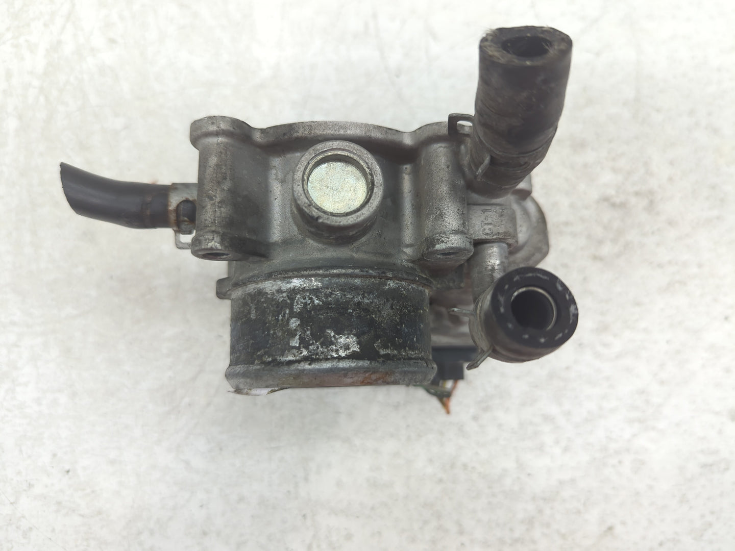 2015-2020 Hyundai Veloster Throttle Body P/N:35100-2B340 Fits Fits 2015 2016 2017 2018 2019 2020 2021 2022 OEM Used Auto Par