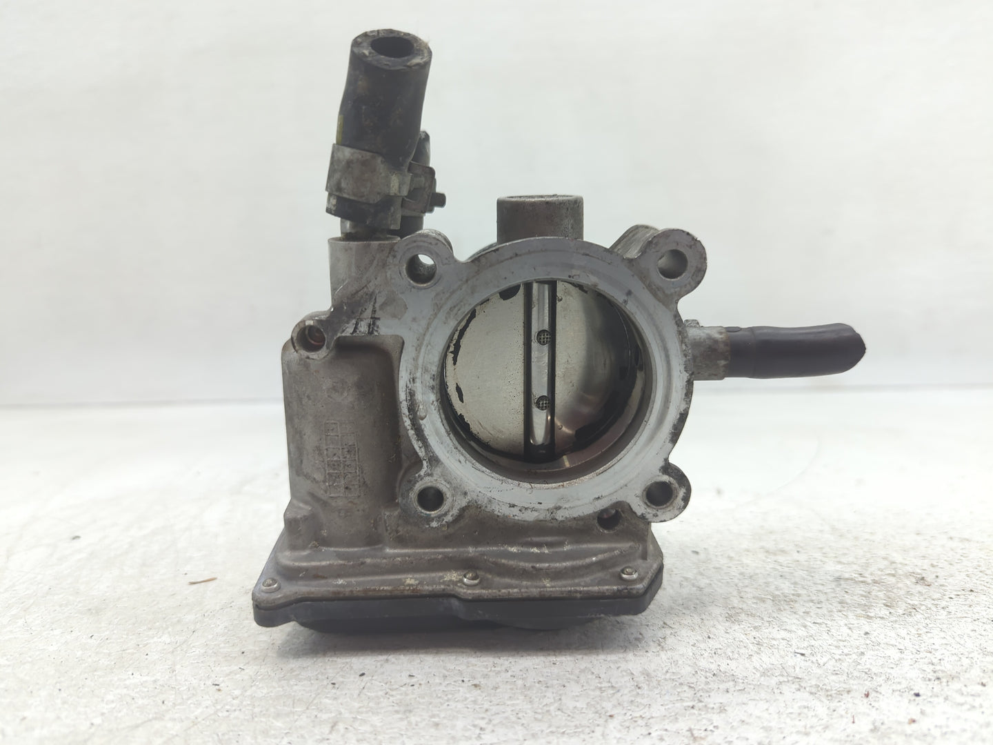 2015-2020 Hyundai Veloster Throttle Body P/N:35100-2B340 Fits Fits 2015 2016 2017 2018 2019 2020 2021 2022 OEM Used Auto Par