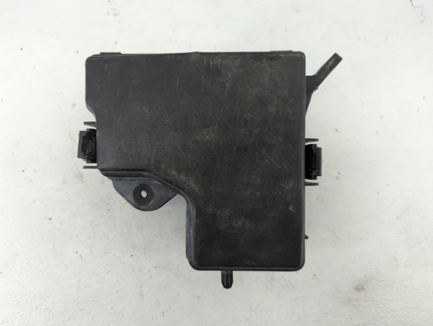 2015-2017 Hyundai Veloster Fusebox Fuse Box Panel Relay Module P/N:N91305-2V137 Fits Fits 2015 2016 2017 OEM Used Auto Parts