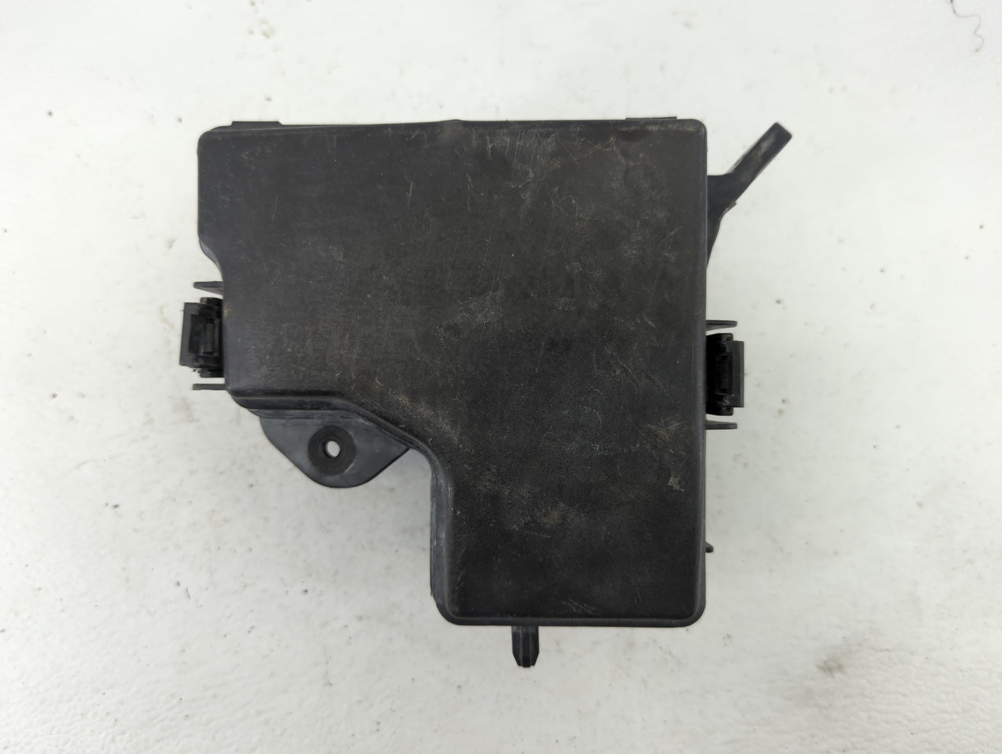2015-2017 Hyundai Veloster Fusebox Fuse Box Panel Relay Module P/N:N91305-2V137 Fits Fits 2015 2016 2017 OEM Used Auto Parts