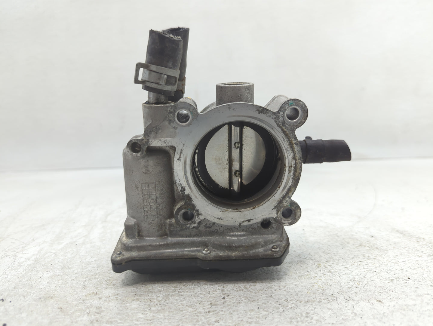 2015-2020 Hyundai Veloster Throttle Body P/N:35100-2B340 Fits Fits 2015 2016 2017 2018 2019 2020 2021 2022 OEM Used Auto Par