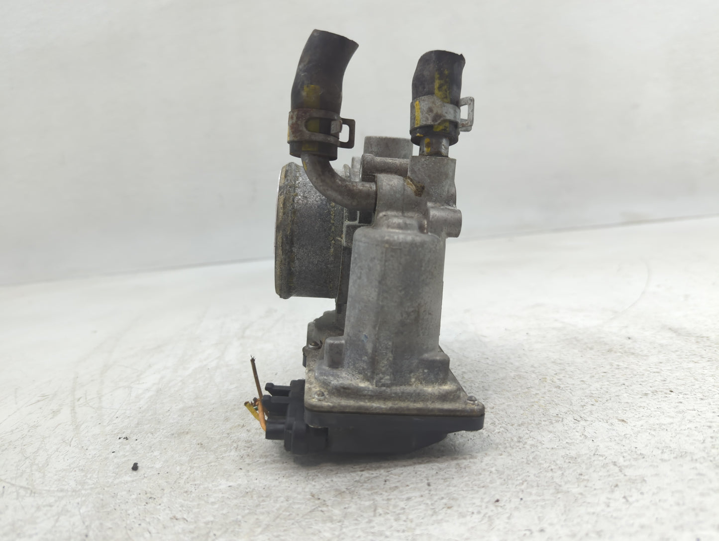 2015-2020 Hyundai Veloster Throttle Body P/N:35100-2B340 Fits Fits 2015 2016 2017 2018 2019 2020 2021 2022 OEM Used Auto Par