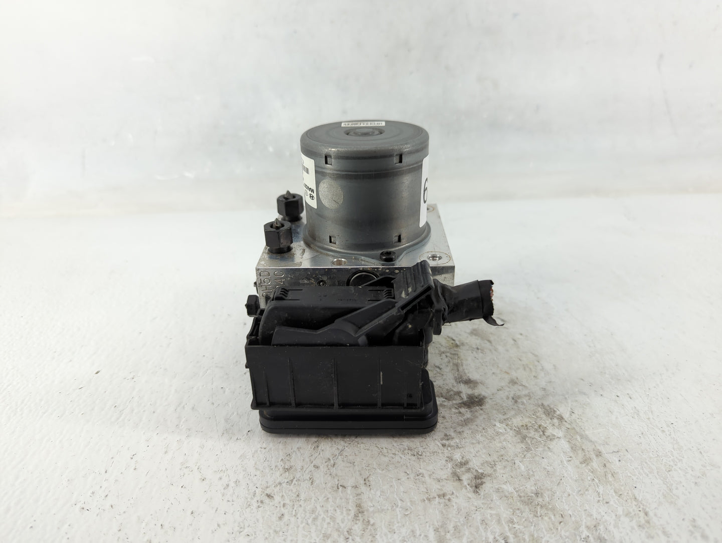 2015-2017 Hyundai Veloster ABS Pump Control Module Replacement P/N:58920-2V480 Fits Fits 2015 2016 2017 OEM Used Auto Parts 