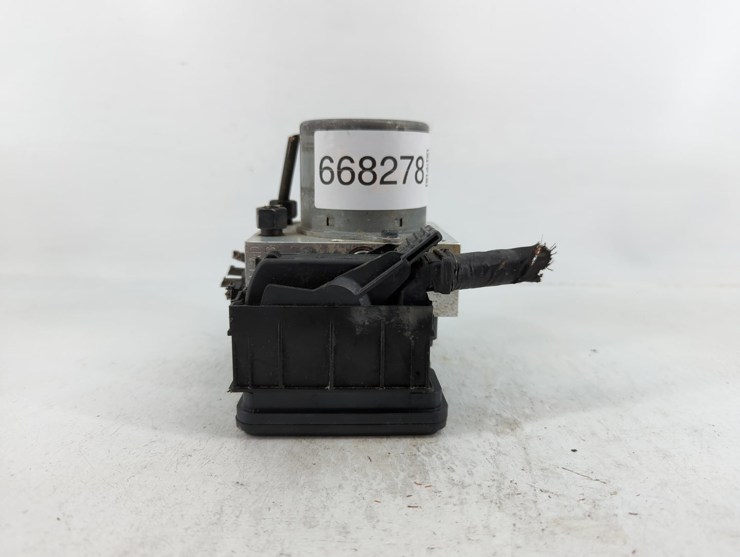 2015-2017 Hyundai Veloster ABS Pump Control Module Replacement P/N:58920-2V480 Fits Fits 2015 2016 2017 OEM Used Auto Parts 