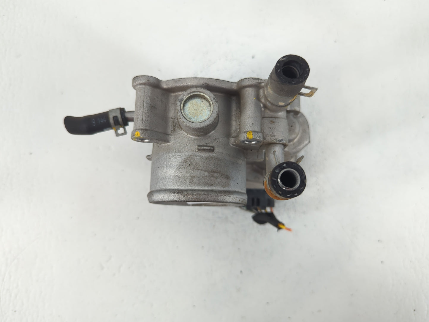 2012-2017 Hyundai Veloster Throttle Body P/N:35100-2B300 Fits Fits 2012 2013 2014 2015 2016 2017 2018 2019 OEM Used Auto Par