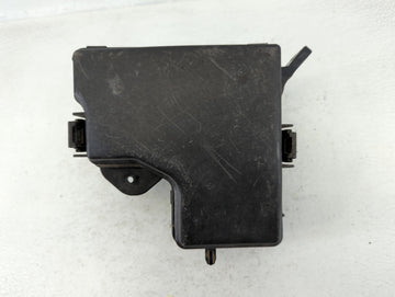 2016-2017 Hyundai Veloster Fusebox Fuse Box Panel Relay Module P/N:L865 91301 2V017 Fits Fits 2016 2017 OEM Used Auto Parts 